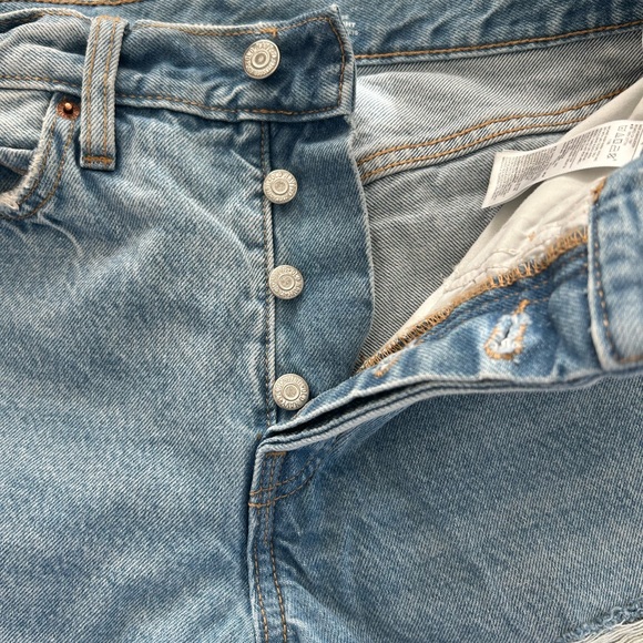 Old Navy High Rise distressed denim- size 4 - Picture 2 of 4